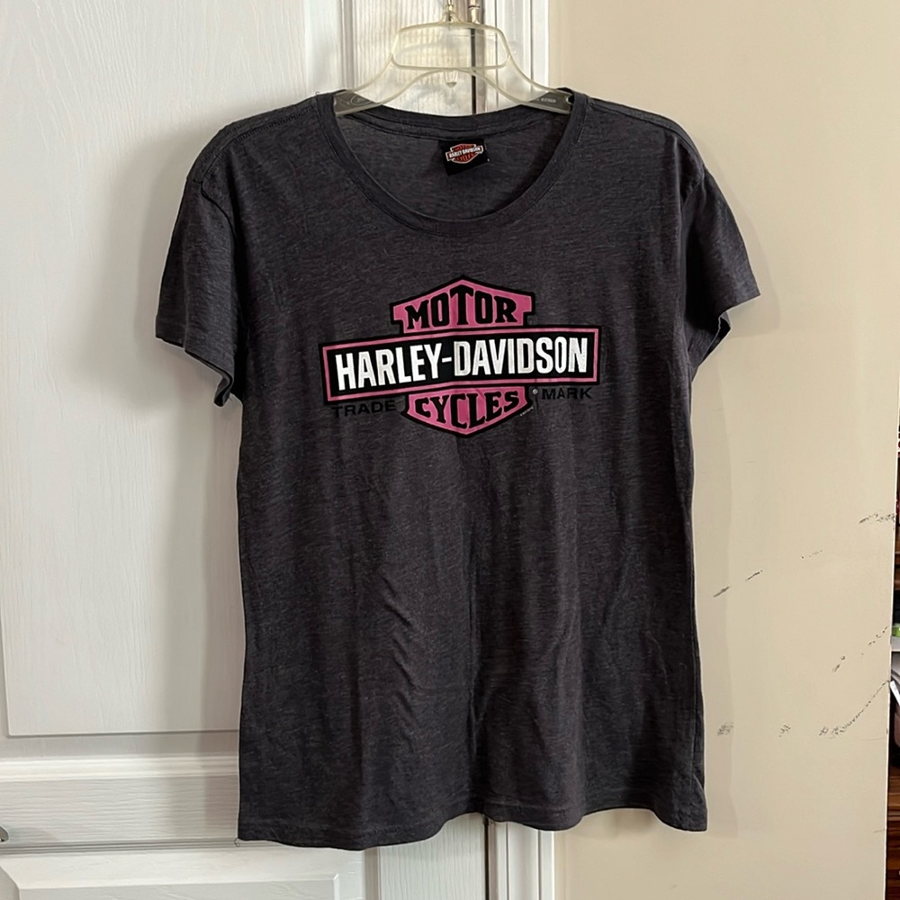 NWOT Harley Davidson women’s size large gray and pink T-shirt